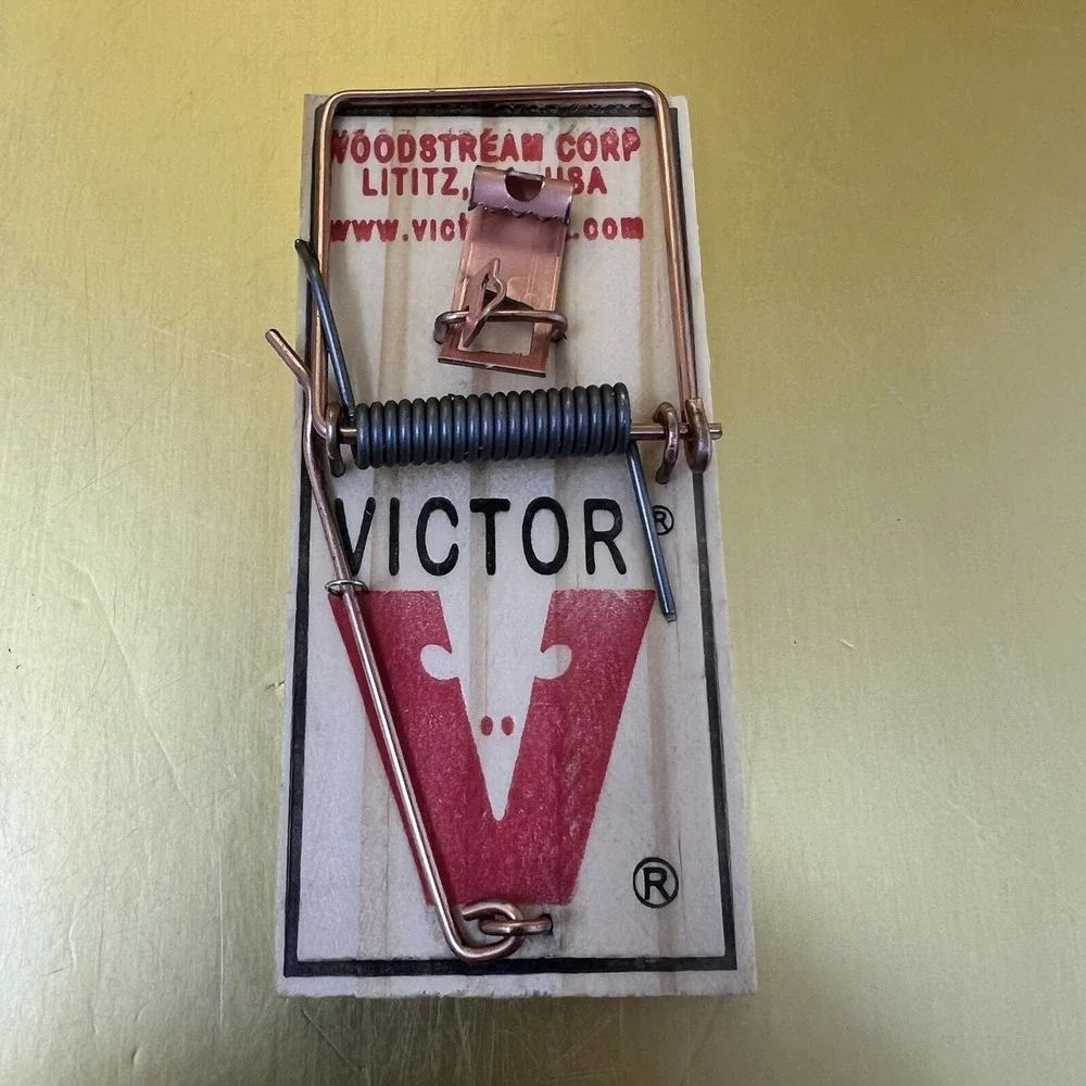 Victor Easy Set Small Reusable Mouse Snap Trap Pre-Baited Indoor/Outdoor Use 6pk
